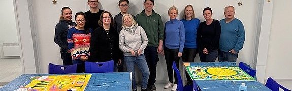 PLATH Social Days 2023 - Gemeinschaftsverantwortung in Aktion. Müllsammelaktion 'Klar Schiff' in Hammerbrook, Hamburg, mit 25 Säcken Müll. Grillabend für Helfer/-innen. Team unterstützt 'LOOKI e.V. – Verein zur Tierrettung' im Herbst. Teilnahme am 'Race for Life – Benefiz-Velotour' in Bern. Abschluss mit Social Day in Flüchtlingseinrichtung 'Tatkräftig e.V.' - Aufbau von Computerarbeitsplätzen, kreative Gestaltung des Hausaufgabenraums.