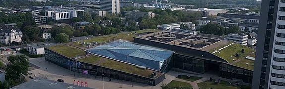 PLATH Intelligence Day 2023 in Bonn - Über 450 Gäste aus Regierung, Verteidigung, Industrie und Wissenschaft. Veranstaltung vor AOC Europe mit zwölf Rednern zu landgestützter Aufklärung, ISR und maritimer Aufklärung. Blick in die Zukunft des Aufklärungsbereichs. Video: PLATH Intelligence Day 2023 (YouTube).